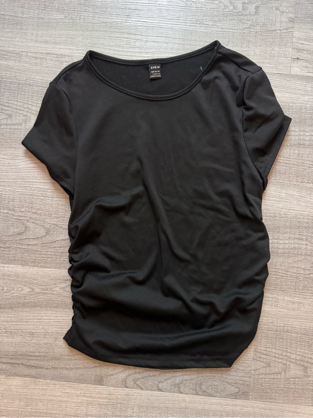 3 SHEIN Short Sleeve Crewneck Tee - Black, Pink, Light Blue and 1 fleece jogger - Picture 2 of 6